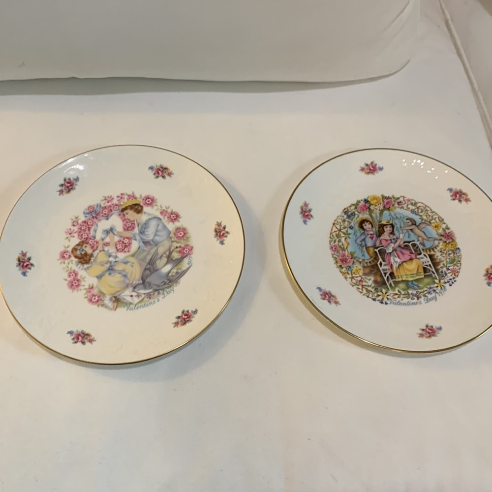 Royal Daulton collector Valentine plates 1976 ,1977